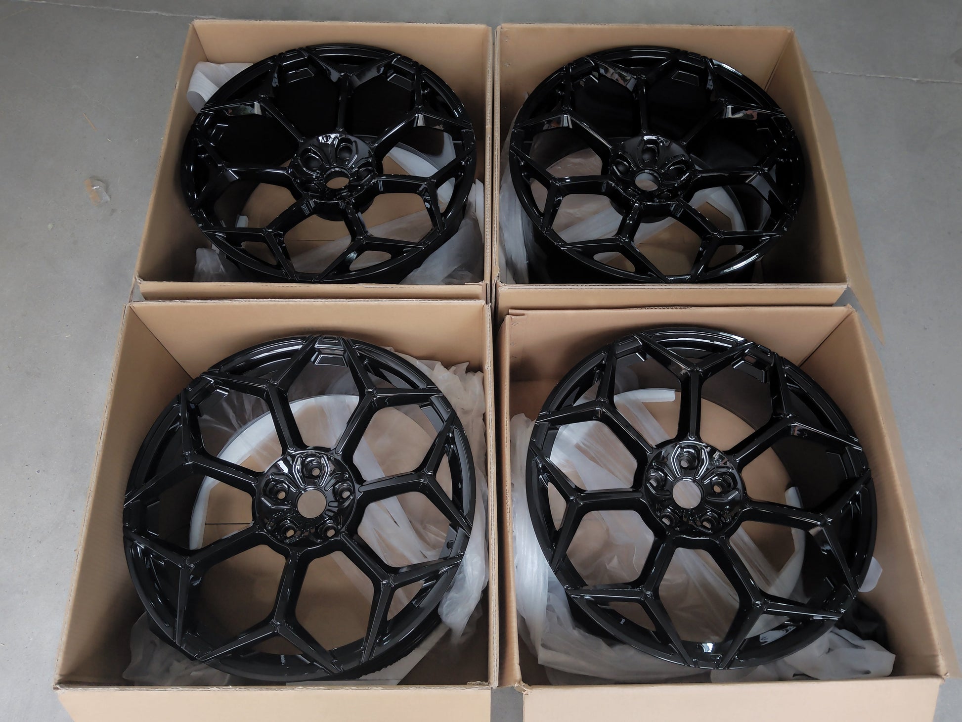 OEM NEW FORGED WHEELS RIMS FOR LAMBORGHINI URUS PERFOMANTE