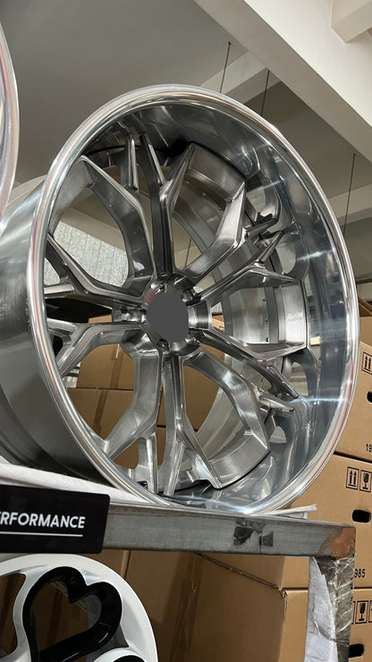 The new complete wheel set is a stunning addition to the Original style BMW wheel. Customize your BMW i8 iX G05 G06 G07 X6 X5 X7 to create a look that is completely yours and set yourself apart from the pack